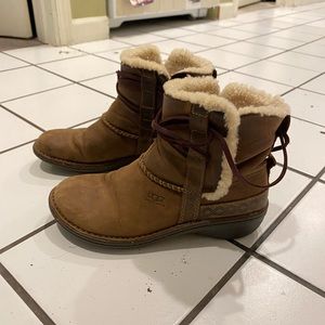 Ugg Cove boots womens size 8